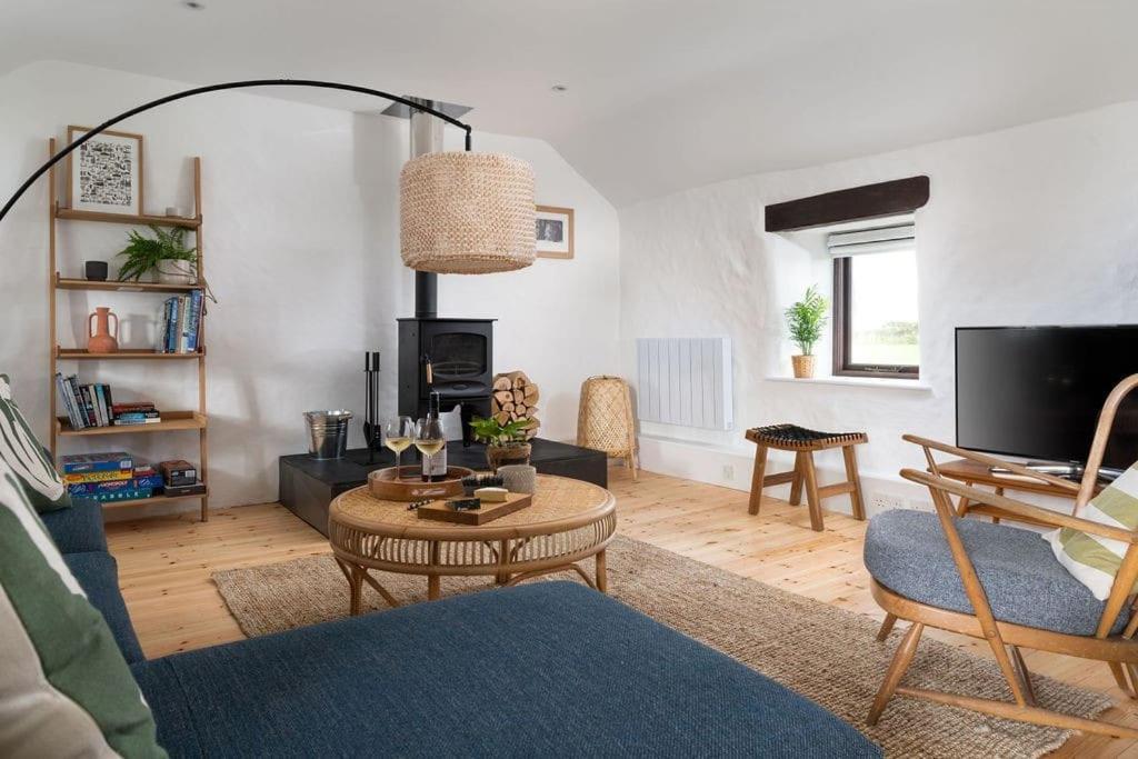 Porthcurno Barns, The Cart Lodge - Cosy Cottage, Walk To Porthcurno Beach, Pedn Vouder & Minack Theatre Penzance Extérieur photo