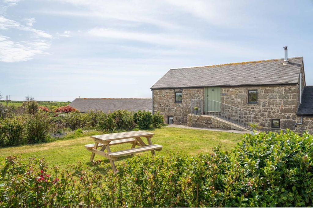 Porthcurno Barns, The Cart Lodge - Cosy Cottage, Walk To Porthcurno Beach, Pedn Vouder & Minack Theatre Penzance Extérieur photo